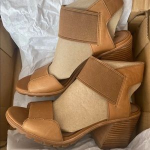 New Sorel  tan sandals camel brown color